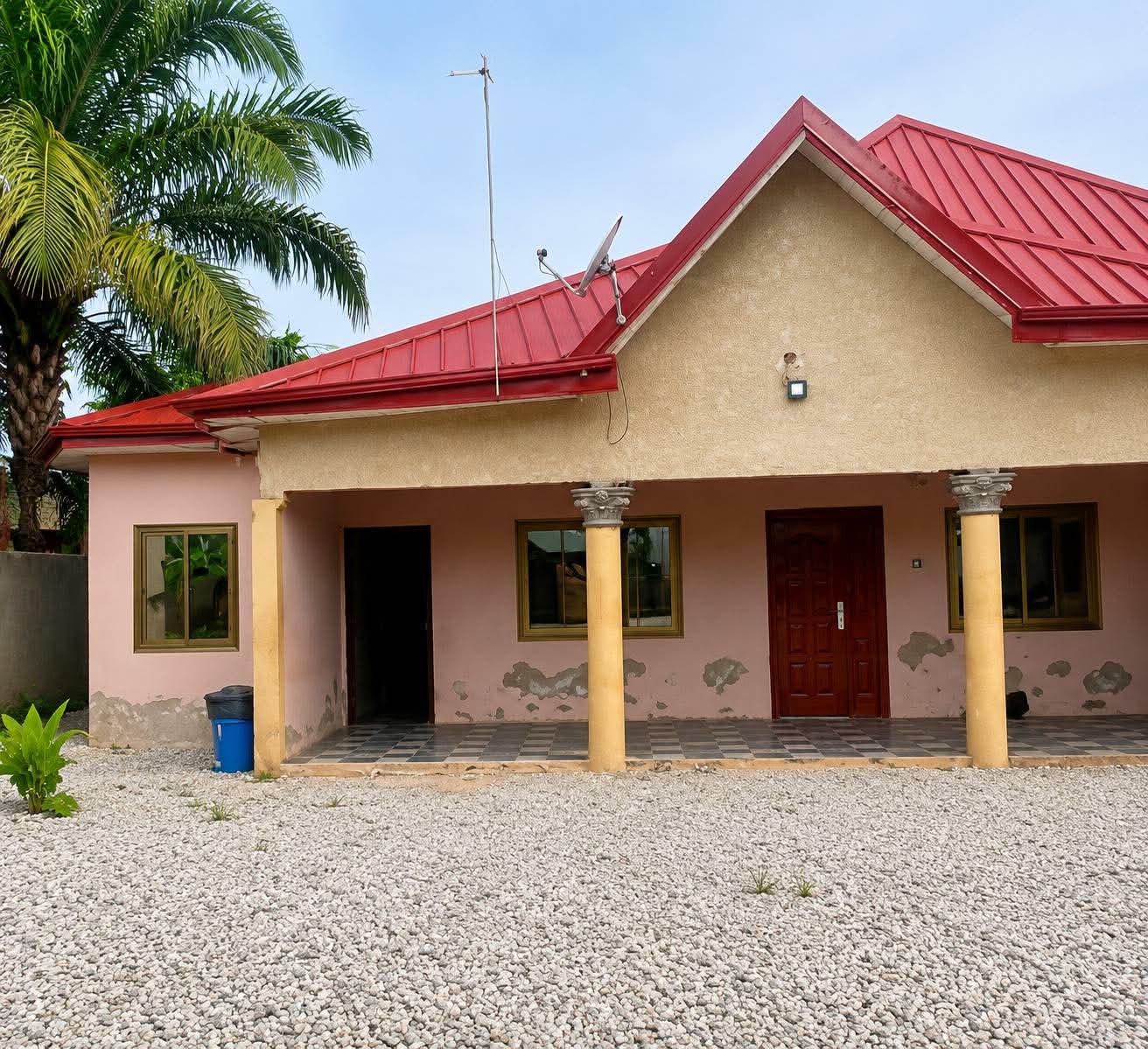 Accra, Tetegu