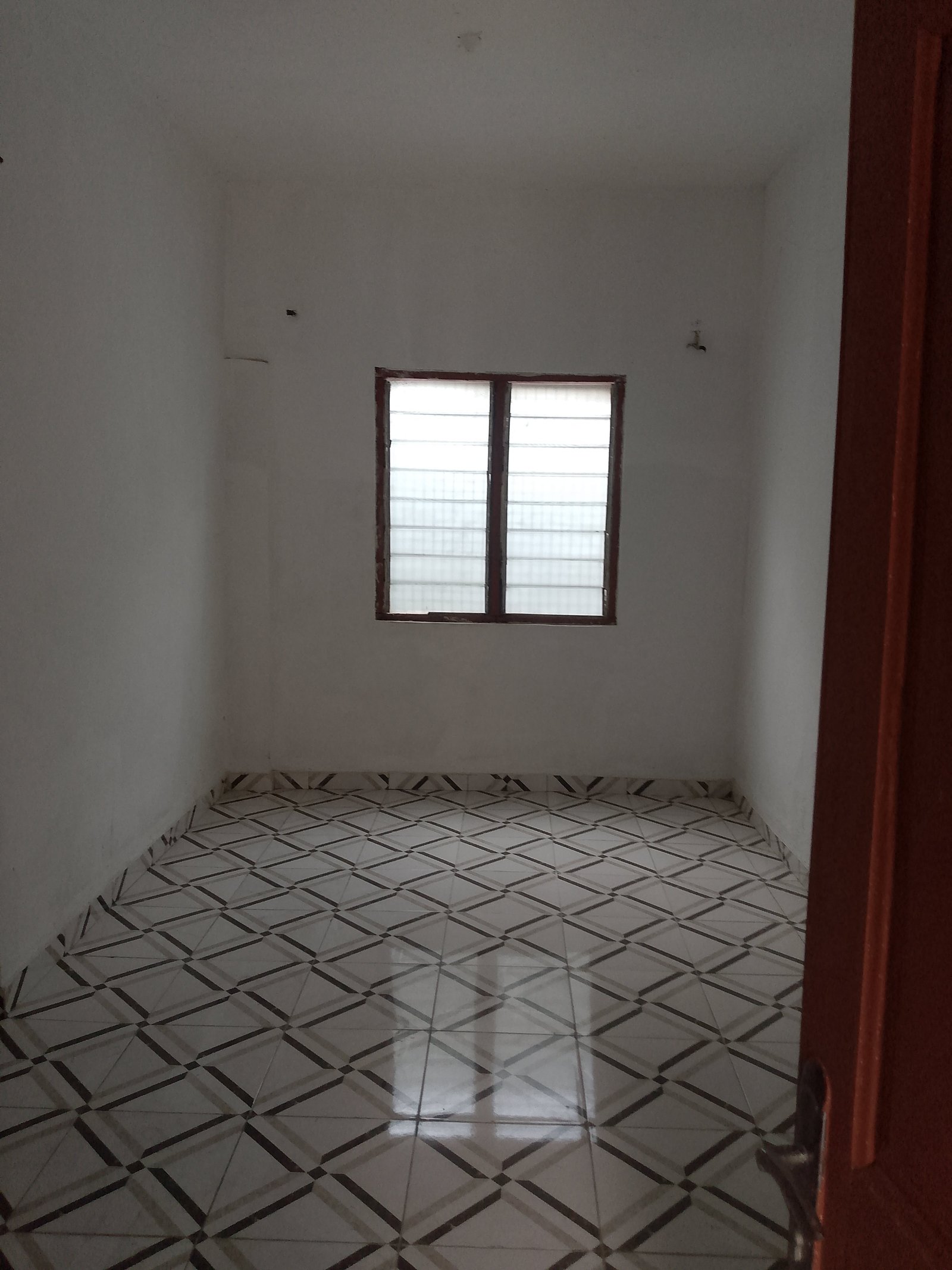 Single Room Self Contained in Sowutuom Omanjordweneho — image 4